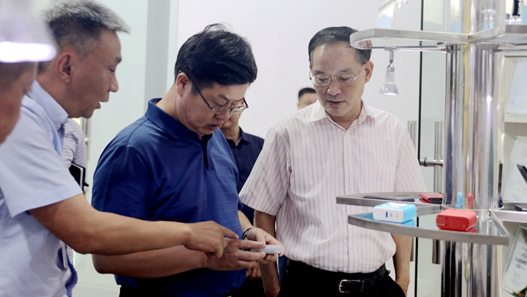 市委常委、副市長徐懷好走訪炬神電子 ：全力、熱情、周到提供服務(wù)