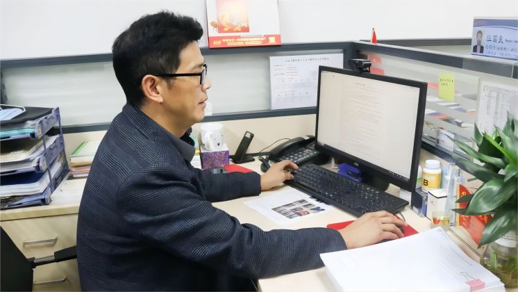 伍國良，“卷王”實錘了！